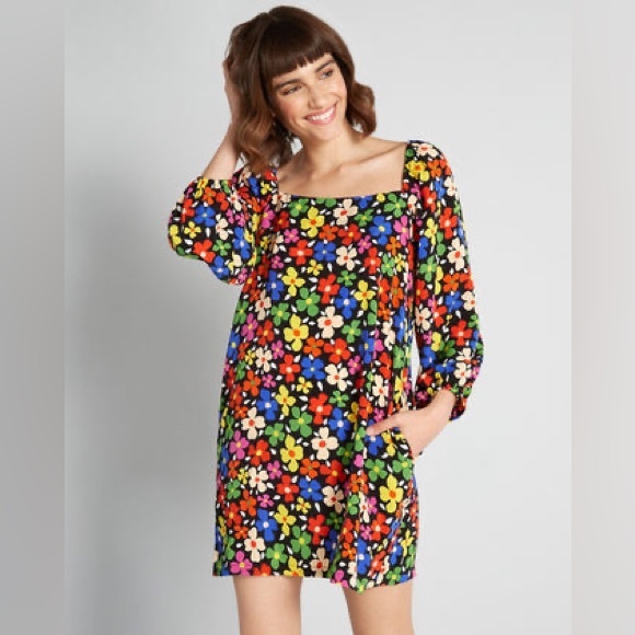 Traffic People Floral Dress - Picture 2 of 6
